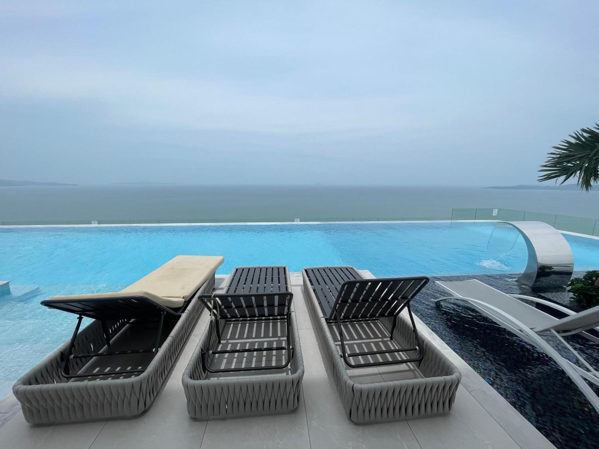 Copacabana Jomtien Beach Condo 中天海滩寇芭酒店公寓 Экстерьер фото